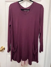 LOGO Lori Goldstein V-Neck Knit Top w/Color Block Back BLACK CHERRY COMBO 1X