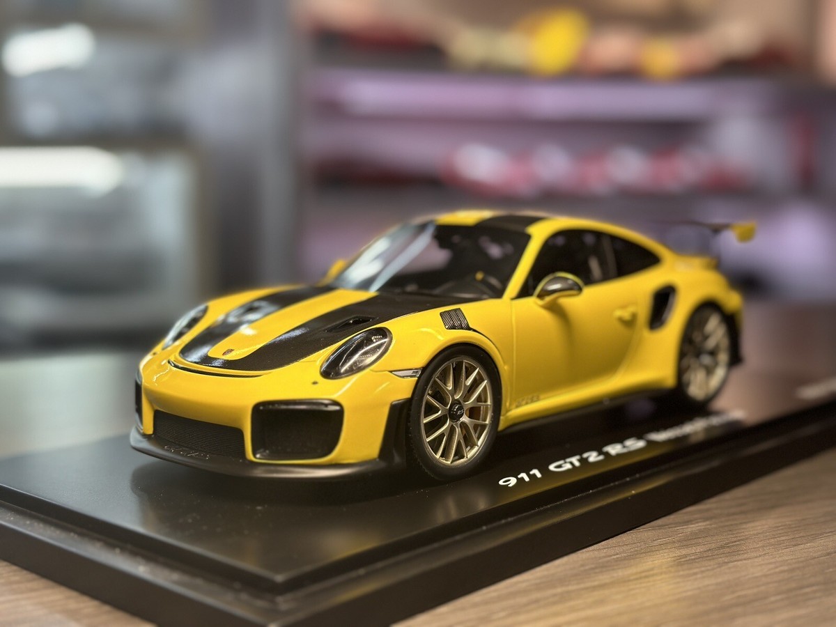 ミニカー MINI GT Porsche 911 GT2 RS Racing Yellow sddefault.jpg