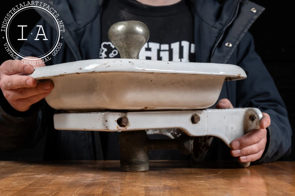 Pia borbulhadora antiga de porcelana esmaltada - Imagem 2 de 4