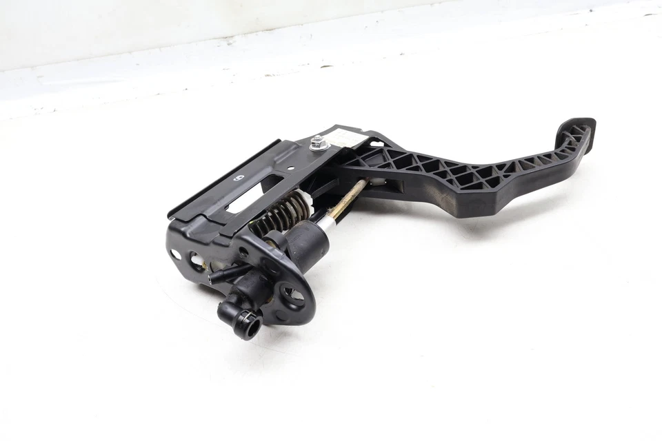 1999-2006 AUDI TT - Clutch Pedal Assembly 8N1721059A - Image 2 of 4