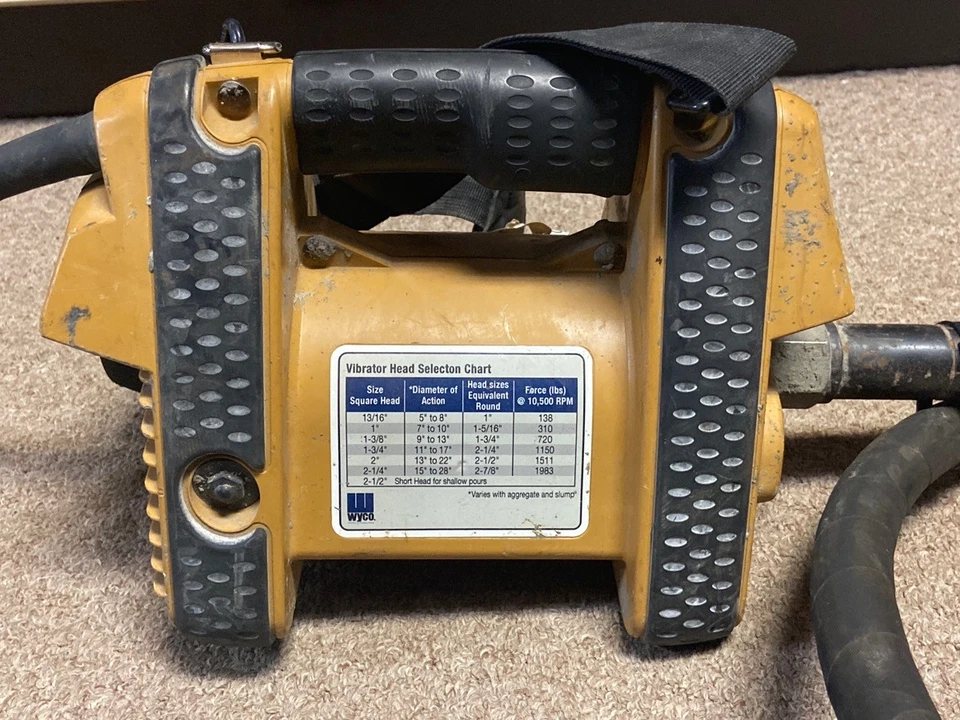 WYCO CONCRETE VIBRATOR 994 with 7' shaft and 2" square head (TDW031803) - Image 4 of 4