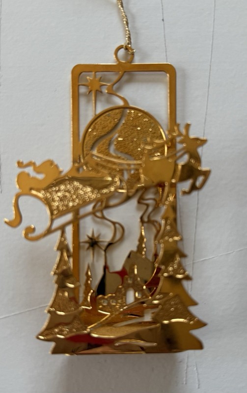 DANBURY MINT 1986 ANNUAL CHRISTMAS Ornament SANTA BY MOONLIGHT 23k Gold Plate