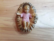 Vtg Nativity BABY JESUS & MANGER Made Hong Kong Plastic Christmas 3" X 2"