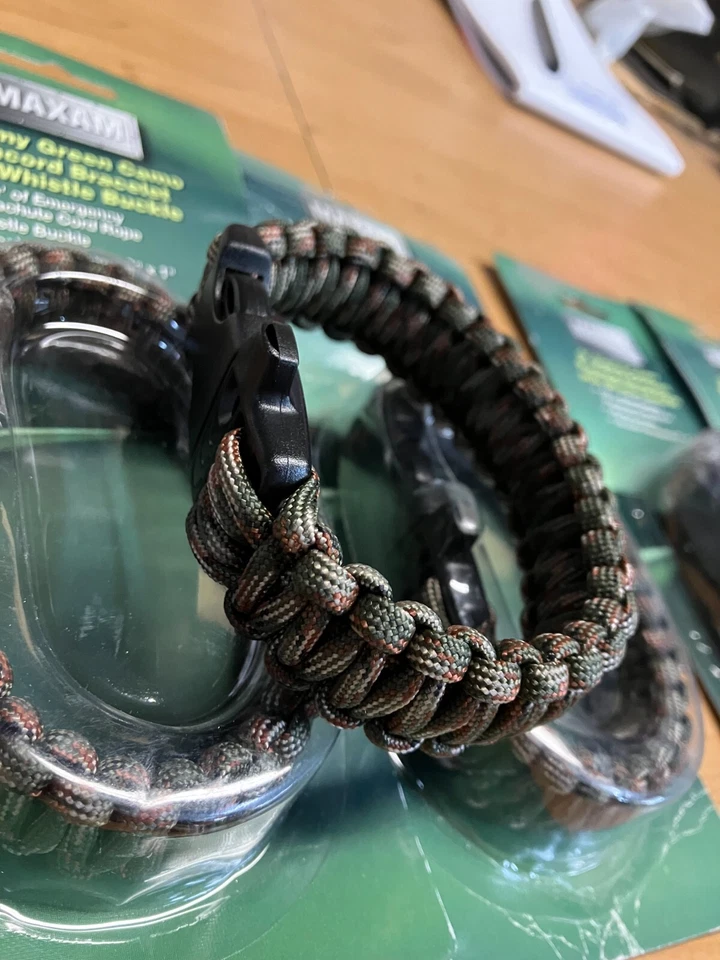 9 Pulseras Maxam 9" Paraccord con Silbato y Cordón de Paracaídas de Emergencia de 12.5' Foto 2 de 4