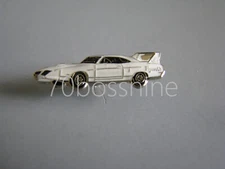 1969-70 PLYMOUTH SUPERBIRD WHITE 1" BUBBLE TYPE AUTOMOTIVE HAT PIN LAPEL PIN
