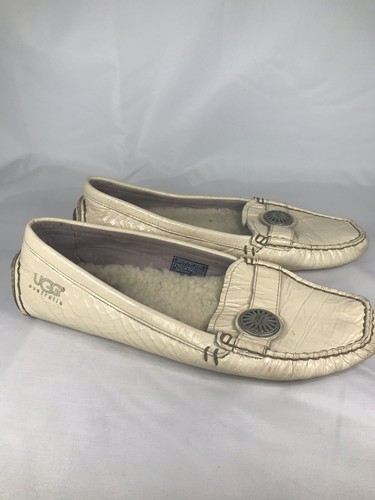 Mocassino ballerine UGG AUSTRALIA in pelle verniciata bianco sporco SN 5981 taglia 9 - Foto 3 di 8