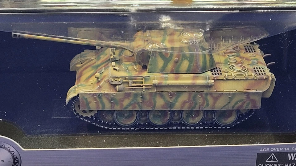 DRAGON ARMOR 1/72 #60684 Panther D I./Pz.Rgt.24 France Late Production WWII Tank - Image 2 of 4