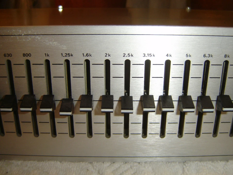 Urei 537, 27 Band Graphic Equalizer, Eq, Vintage Rack  - Image 3 of 4