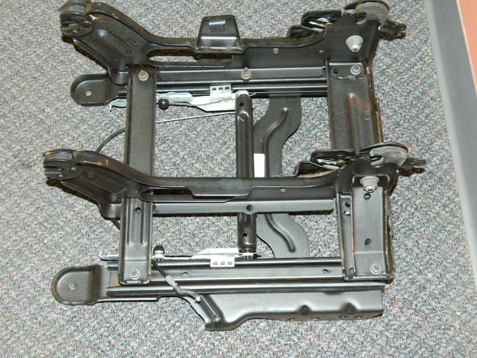 New OEM Ford 2000-2002 Ford Windstar Manual Seat Frame Support - Image 2 of 4