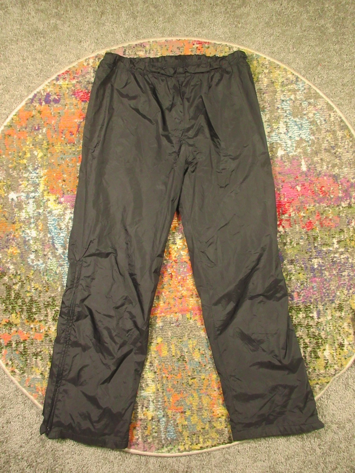VTG REI Gor Tex Rain Pants Men L Black Lightweight Packable Lined Zip Ankles USA
Opens in a new wind
