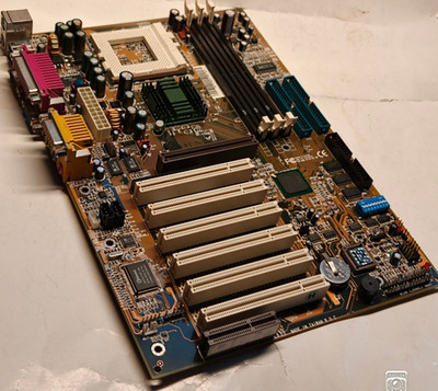 Socket 370 Motherboard Abit SE6 (815E) w int. VGA+Audio, CPU & 128 MB + Bonus