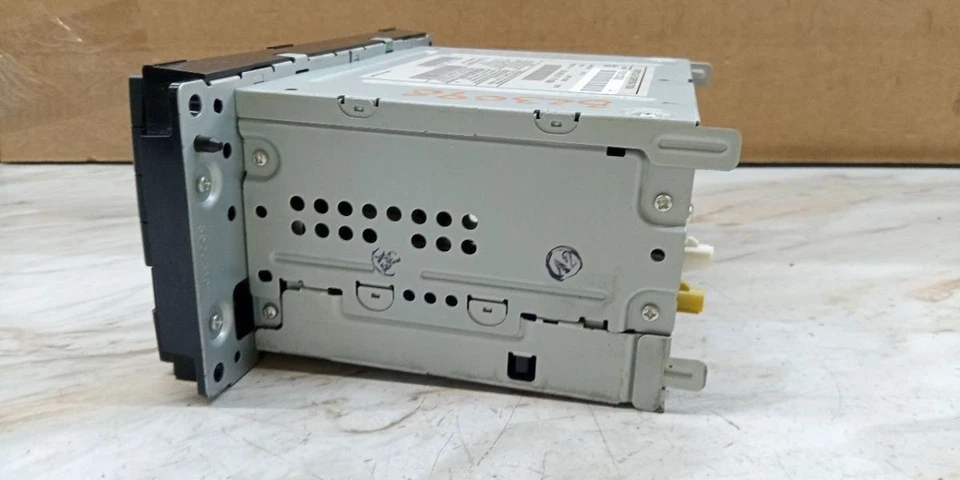 Chrysler 200 2011 AM-FM, CD, DVD, HDD RADIO P05091307AD Foto 3 de 4