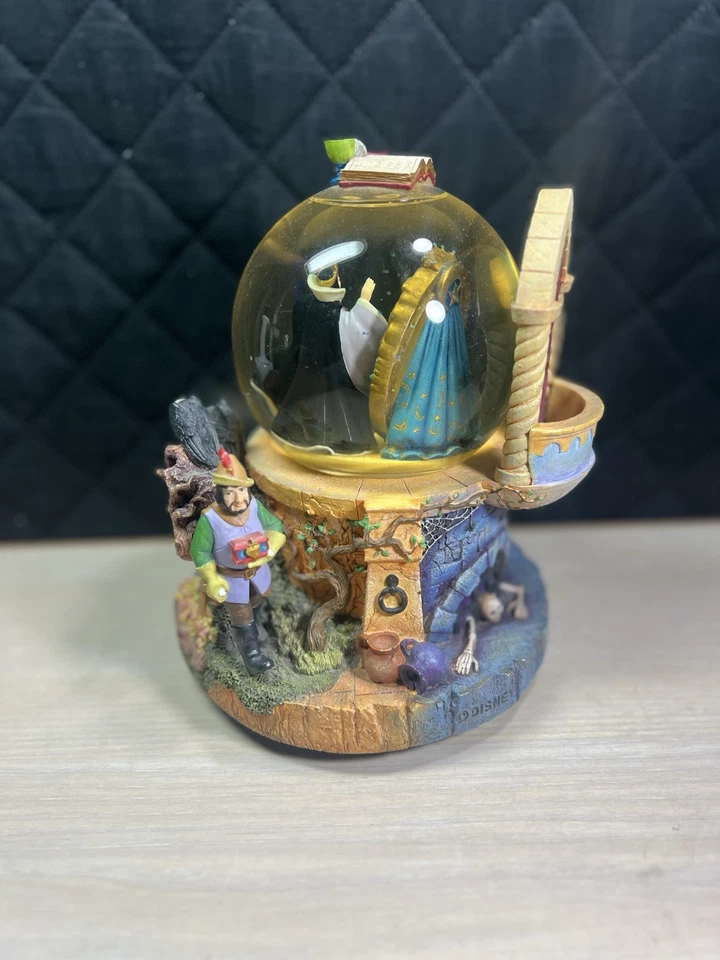 Disney Villanos Blancanieves Reina Malvada Globo de Nieve Globo de Nieve Espejo Mágico ¡Funciona! Foto 4 de 4