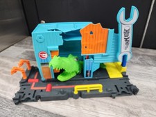 Hot Wheels City Gator Garage Attack Playset Toy Track Connector