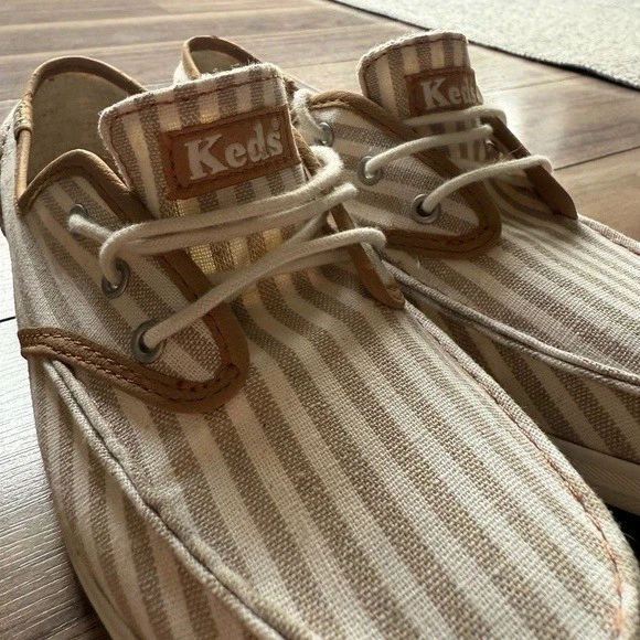 Keds Talla 7 | Zapatillas Champion Oxford a Rayas en Taupe y Crema | Clásicas Informales Foto 2 de 4
