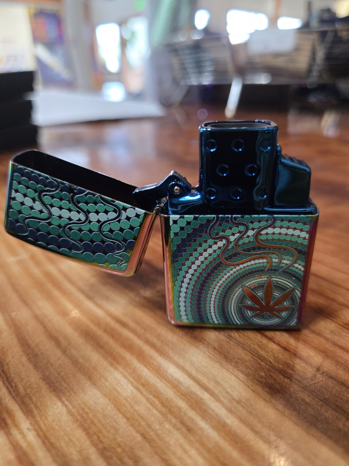 Pot Leaf Zippo with blue double torch insert (trippy, cannab