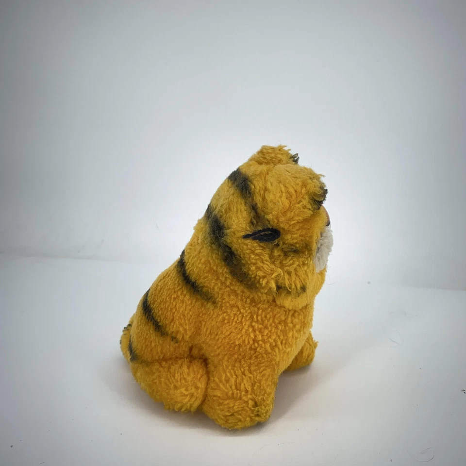 Vintage Garfield R. Dakin Plush Stuffed Animal Sitting Cat Sleepy Eyes 1980s - Image 4 of 4