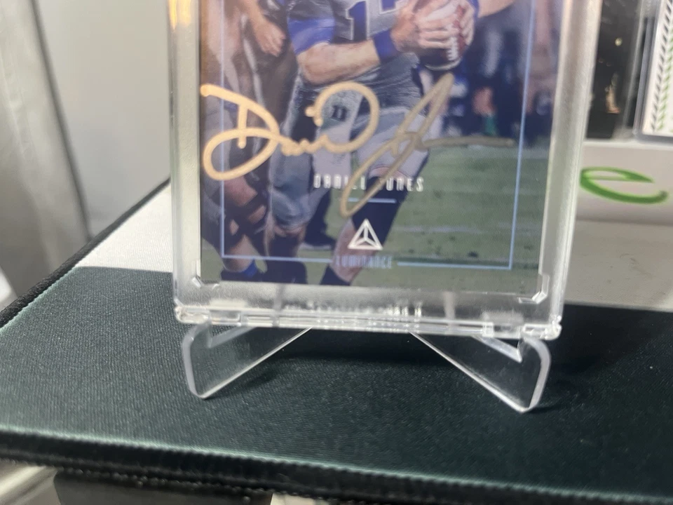 2019 Daniel Jones Luminance Draft Day Autograph Silver Ink - Image 2 of 4