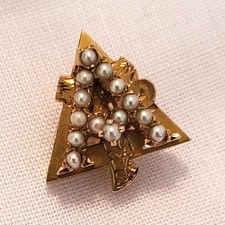 Old 1947 ALPHA GAMMA DELTA 10K Gold (4.61 G) w/Seed Pearls Sorority Pin/Badge