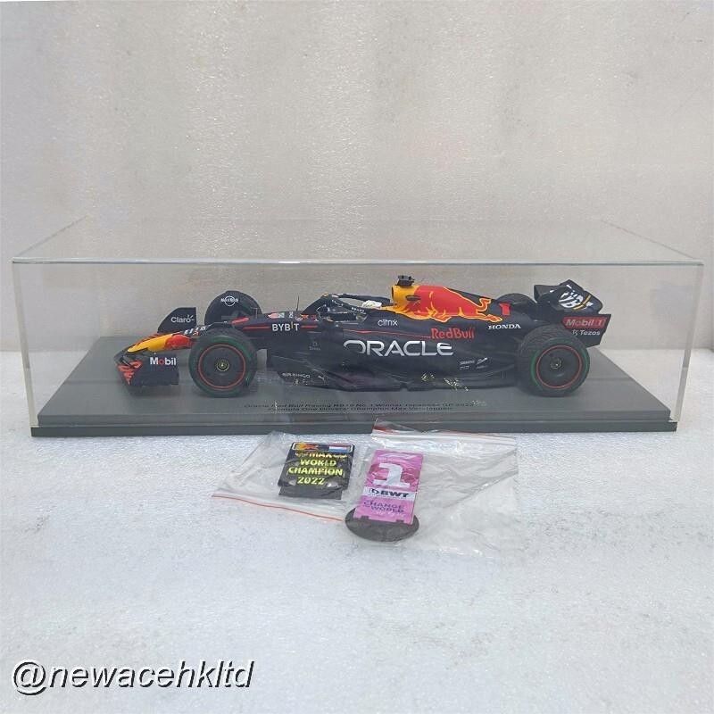 RedBull RB18 1／18 Winner Japanese GP SPARK 1/18 - RED BULL RB18 - WINNER JAPAN GP WORLD CHAMPION