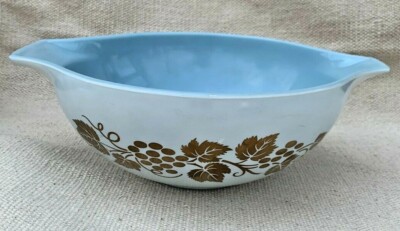 Pyrex Cinderella Lugged Chip 10 inch Bowl PYR27 Blue White