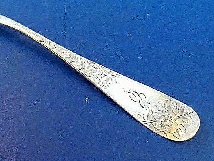 レア spoon Silverlight 美品に近い 2 large London sterling silver serving spoons lion, crowned