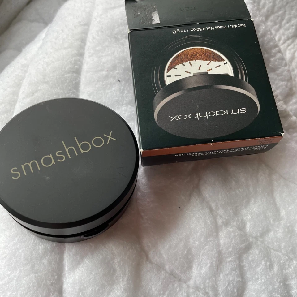 Smashbox Halo Hydrating Perfecting Powder ~Dark/Fonce~ 0.50 oz. - Image 2 of 4