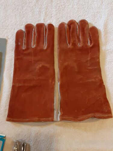 Sears Schweißzubehör Set Handschuhe Meißelhammer Schraubzwinge Speckstein UNBENUTZT - Bild 7 von 10