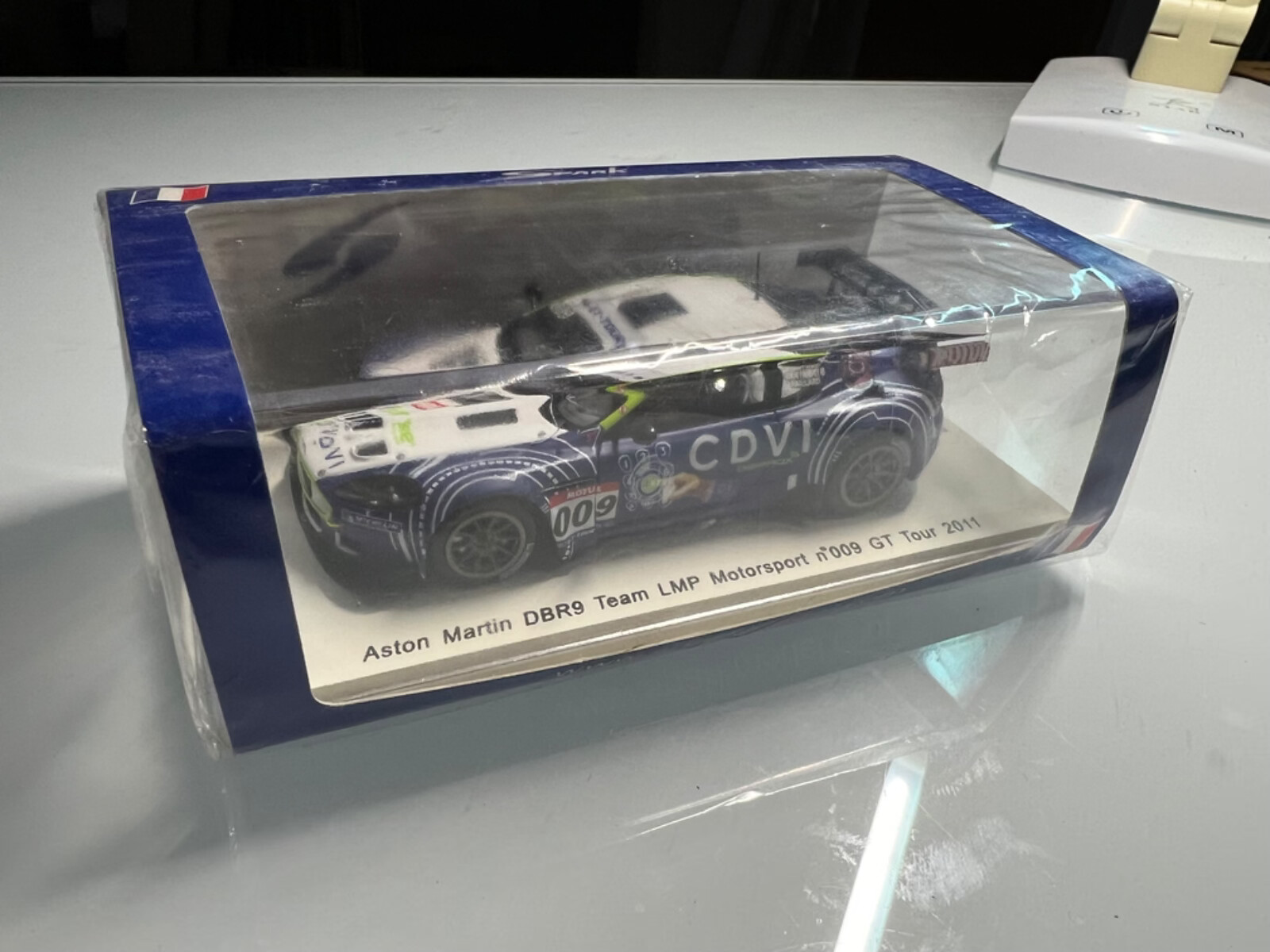 Aston Martin DBR9 1/43 voiture miniature sport Spark Team LMP 2011