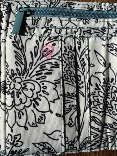 Vera Bradley Pre Owned Quilted Crossbody/Hipster Purse AND wallet Gray White Blk - Picture 22 of 24
