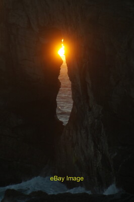 Foto 6x4 Längster Tag Sonnenuntergang jenseits von Gaada Stack, Foula Da Toon o Ham 3 c2018