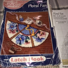 J&P COATS 18”X32” FLORAL FAN LATCH HOOK SALE