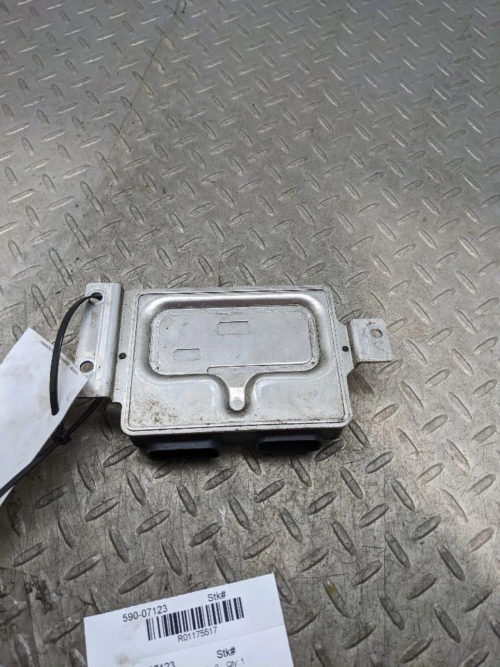 Control de acelerador ECM del motor cortafuegos izquierdo compatible con 03-07 HUMMER H2 1175517 Foto 3 de 4