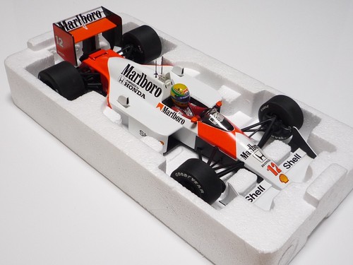 MINICHAMPS 1:18 McLAREN HONDA MP4/4 A. SENNA WORLD CHAMPION 1988 "Marlboro" - Imagen 2 de 16