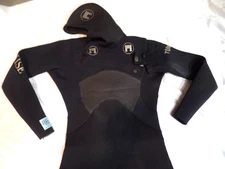 Matuse Tumo Hooded full Wetsuit 5/4/3mm size Medium