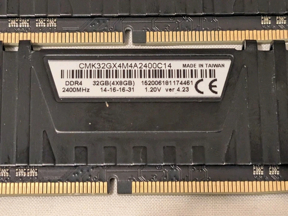 Vengeance LPX 4 32GB CMK32GX4M4A2400C14 (4 x 8GB) Desktop RAM - Image 2 of 3