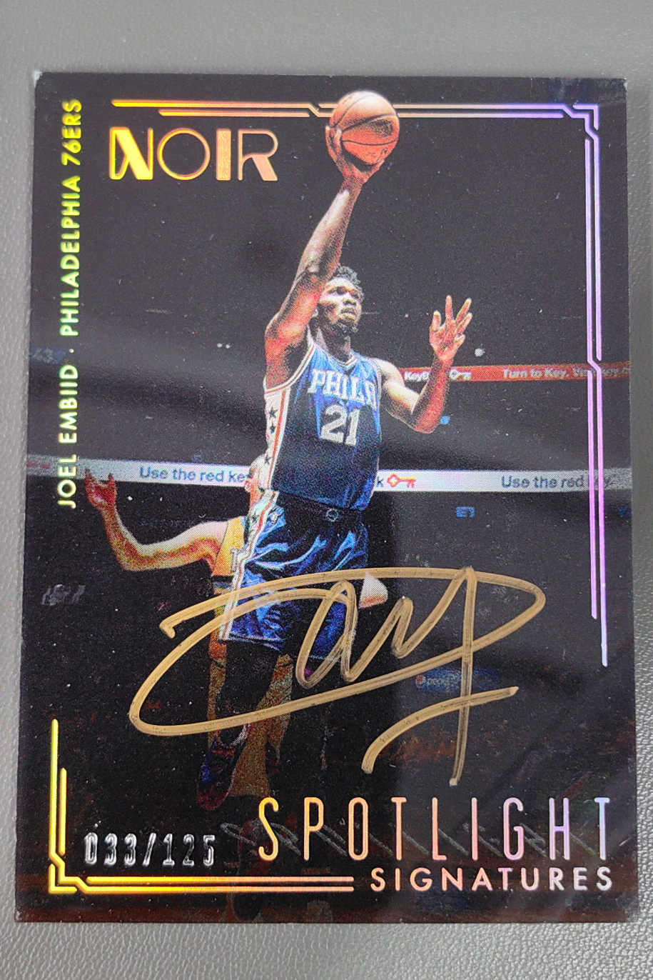 2016-17 Panini Noir Joel Embiid Spotlight Signatures Vertical Auto /125 76ers