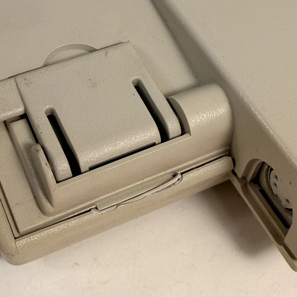 Vintage 1991 Apple Computer M0487 Keyboard II ADB - Image 3 of 4