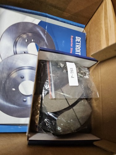 NEW DETROIT AXLE Front Disc Rotors & Pads for 99-02 Honda Odyssey/Acura MDX - Picture 3 of 7