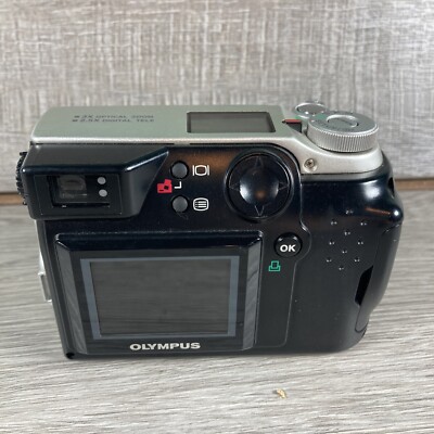 Olympus CAMEDIA C-2000 Zoom 2.1MP Digital Camera - Black
