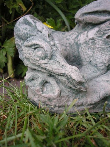 schlafender Drache Mira - Steinfigur - Bild 8 von 8