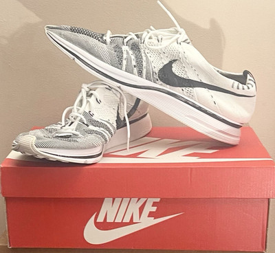 Gently used- Very Clean- Nike Flyknit Trainer 2017 OG White/Black-AH8396-100