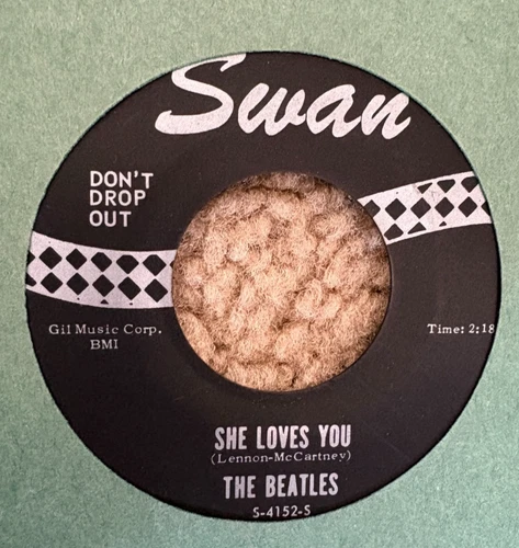 The Beatles * SHE LOVES YOU * Swan 45 * Black label / Virtue Studio * VG++