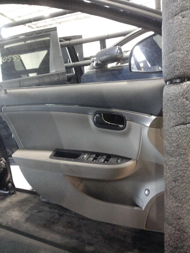 2009 Saturn Aura Front Left Door Blue Used 465981 1 Ding 89000 Miles - Изображение 2 из 4