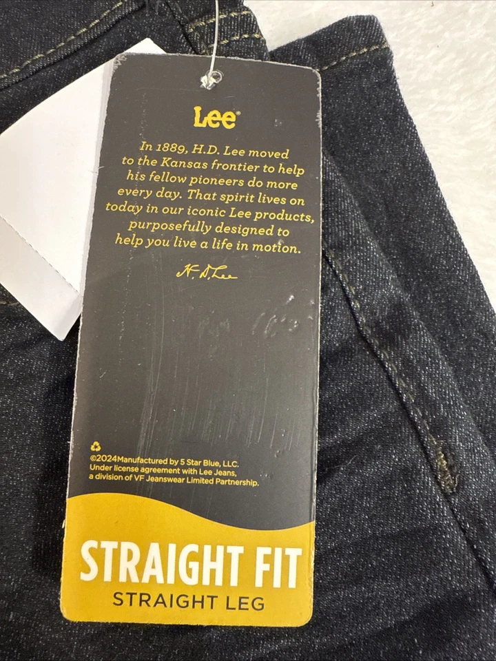 Pantalones de mezclilla Lee para niños, talla 6, pierna recta, corte regular lavado oscuro Foto 4 de 4