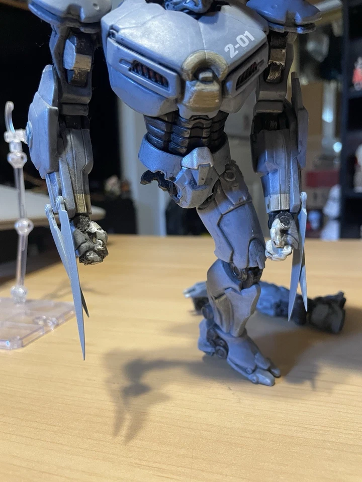 Figura de acción robot NECA Pacific Rim Jaeger Striker Eureka 7" pierna rota Foto 3 de 4