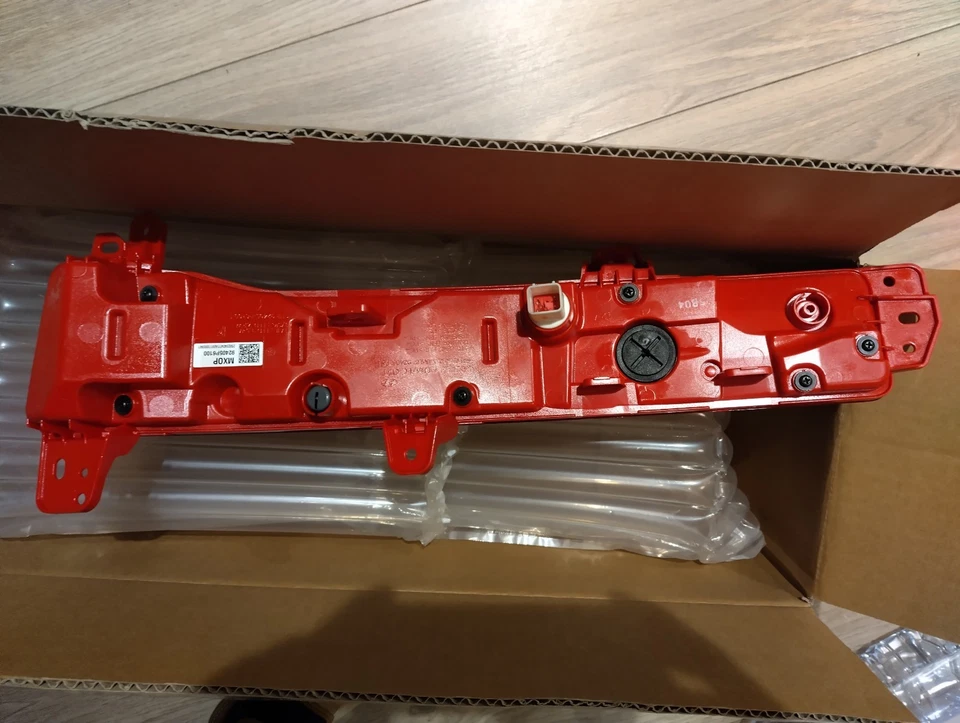 Genuine Hyundai Santa Fe MX5 2024 2025 N/S rear bumper LED light. - Image 4 of 4