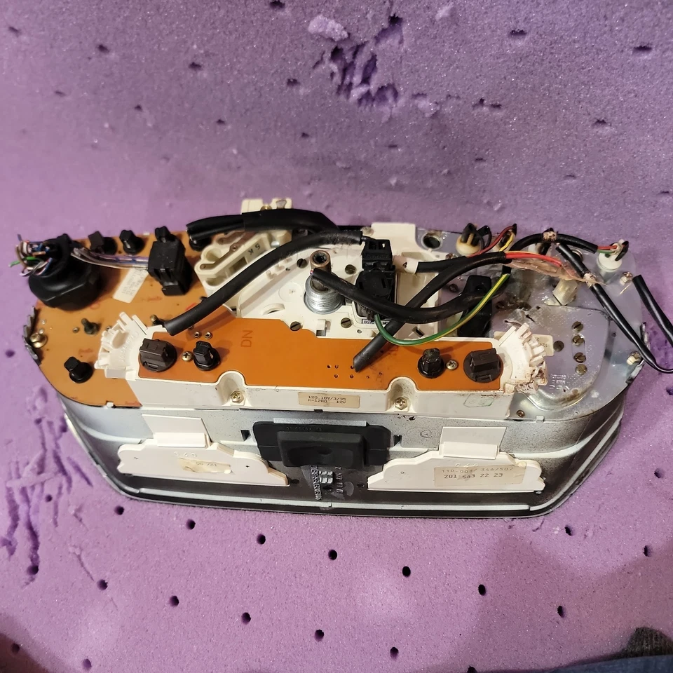 87-88 Mercedes-Benz W201 190E velocímetro painel de instrumentos 202k milhas fabricante de equipamento original - Imagem 4 de 4