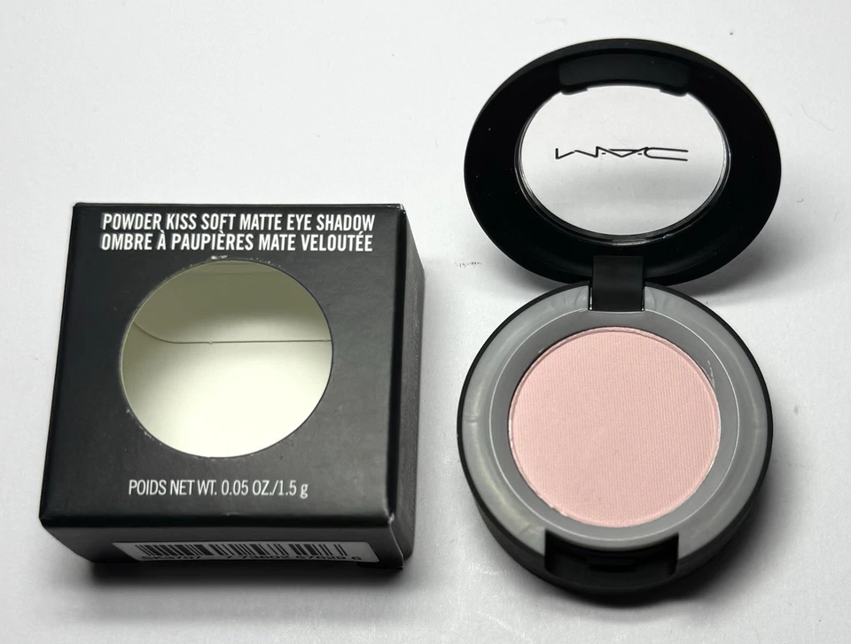 MAC Powder Kiss Soft Matte Eye Shadow Felt Cute 1.5g - Bild 2 von 4