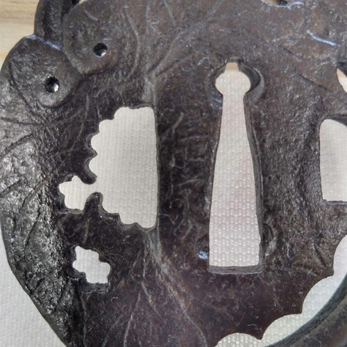 Japanese Antique Tsuba of Katana Samurai Sword Guard Iron Rare Design 74-D88 - Picture 5 of 7